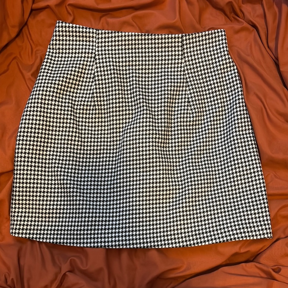 Black and White Pleated Mini Pencil Skirt